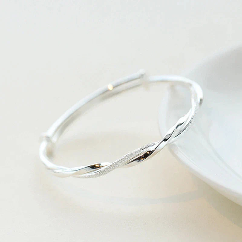 Elegant Minimalistiskt Armband i Sterlingsilver – Justerbart & Lätt Unisexarmband