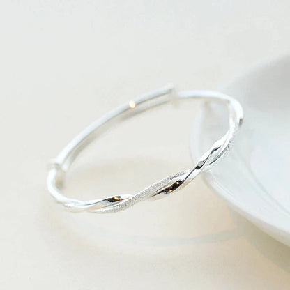 Elegant Minimalistiskt Armband i Sterlingsilver – Justerbart & Lätt Unisexarmband