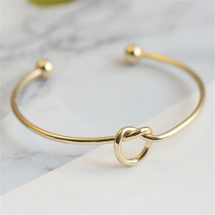 Vintageinspirerat Armband i Rostfritt Stål | Elegant Flätad Design Dam