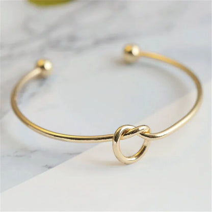 Vintageinspirerat Armband i Rostfritt Stål | Elegant Flätad Design Dam