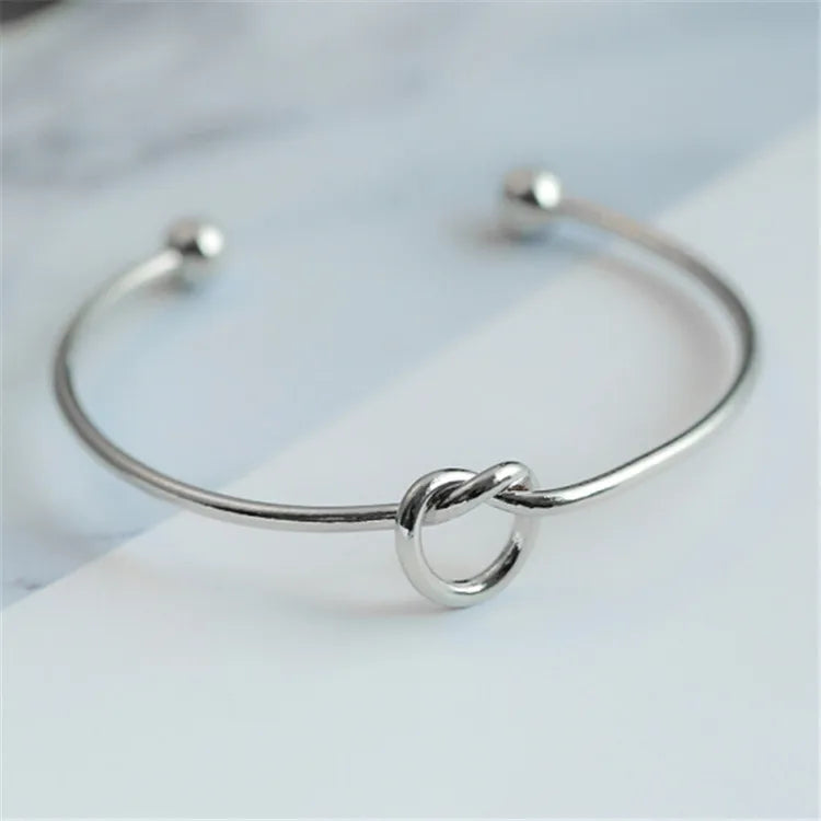 Vintageinspirerat Armband i Rostfritt Stål | Elegant Flätad Design Dam