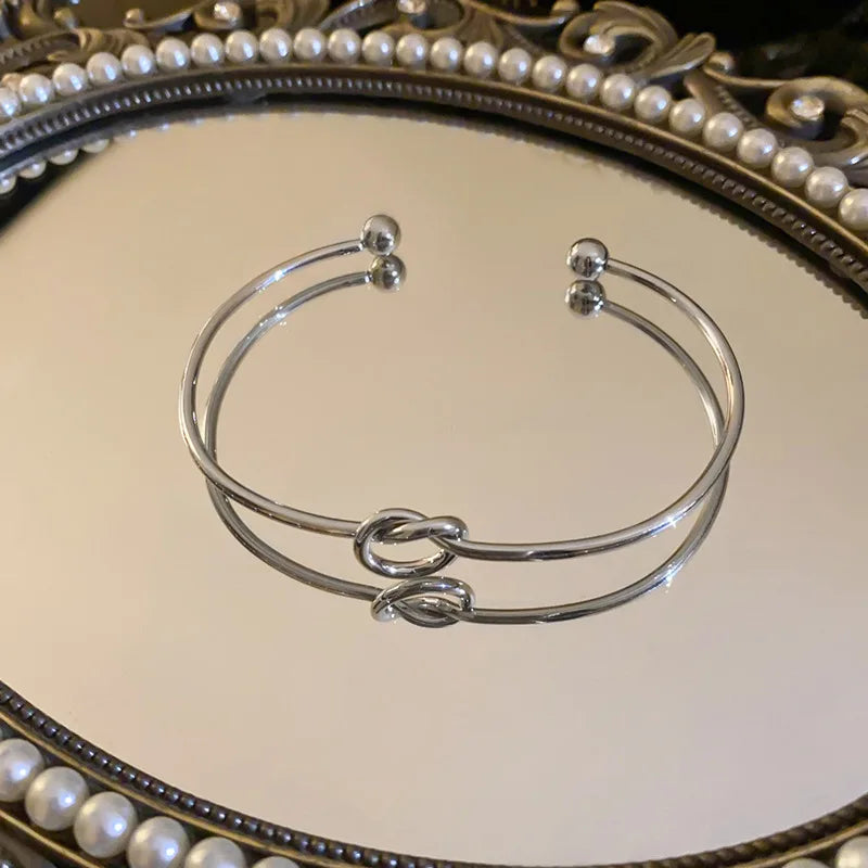 Vintageinspirerat Armband i Rostfritt Stål | Elegant Flätad Design Dam