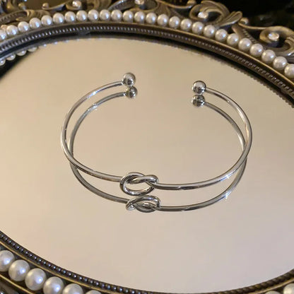 Vintageinspirerat Armband i Rostfritt Stål | Elegant Flätad Design Dam
