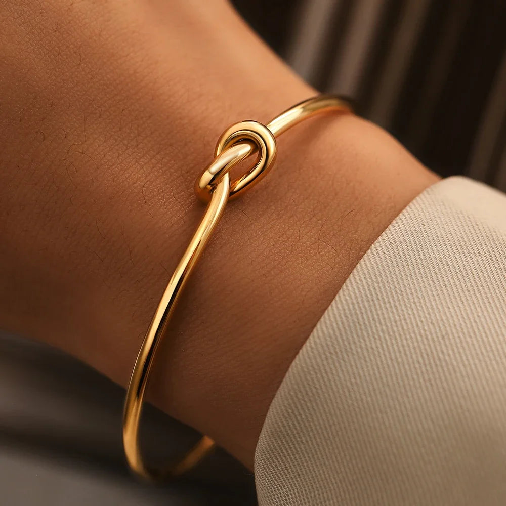 Vintageinspirerat Armband i Rostfritt Stål | Elegant Flätad Design Dam