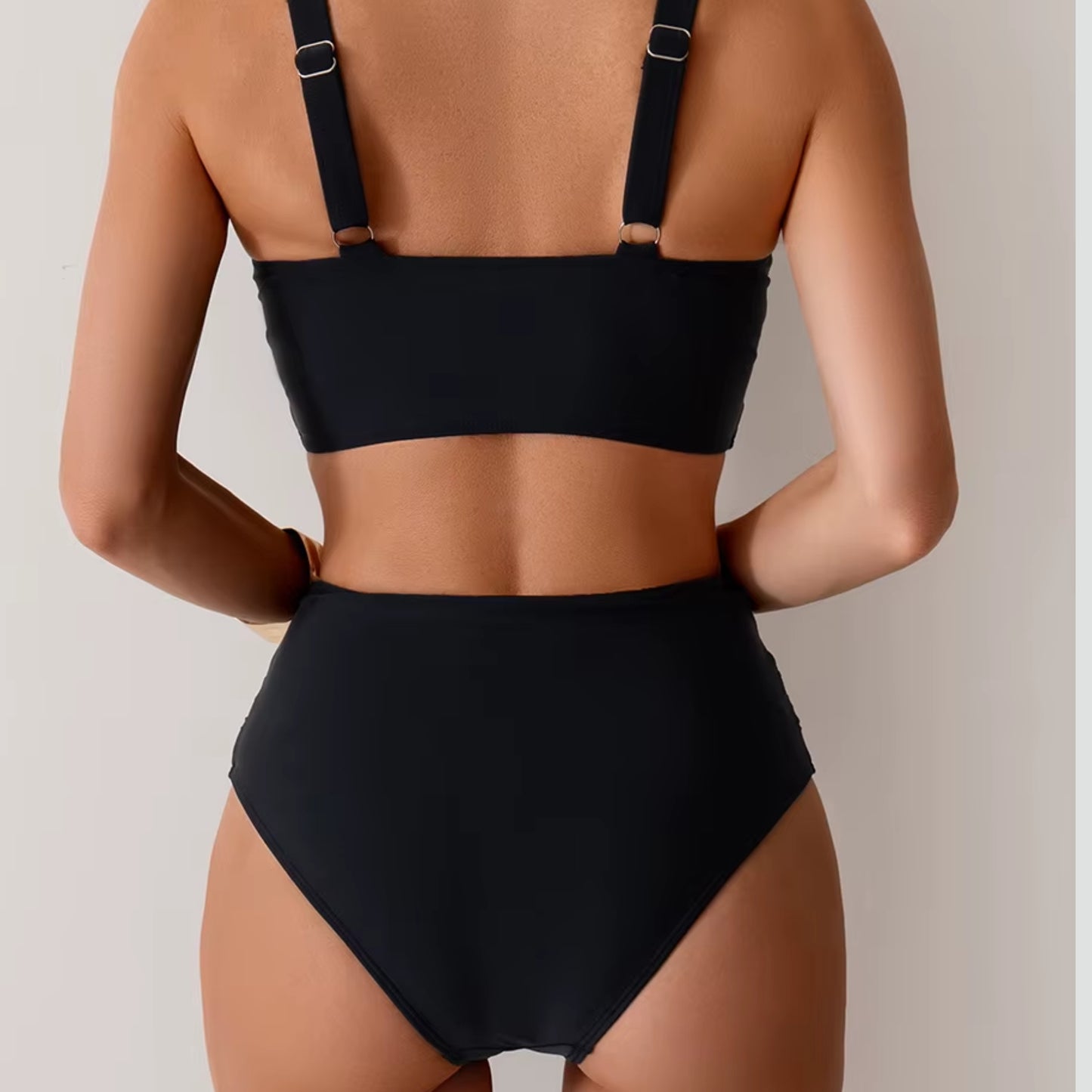 Högmidjad Bikini Dam – Push Up Bikini Set med V-ringning & Formande Passform